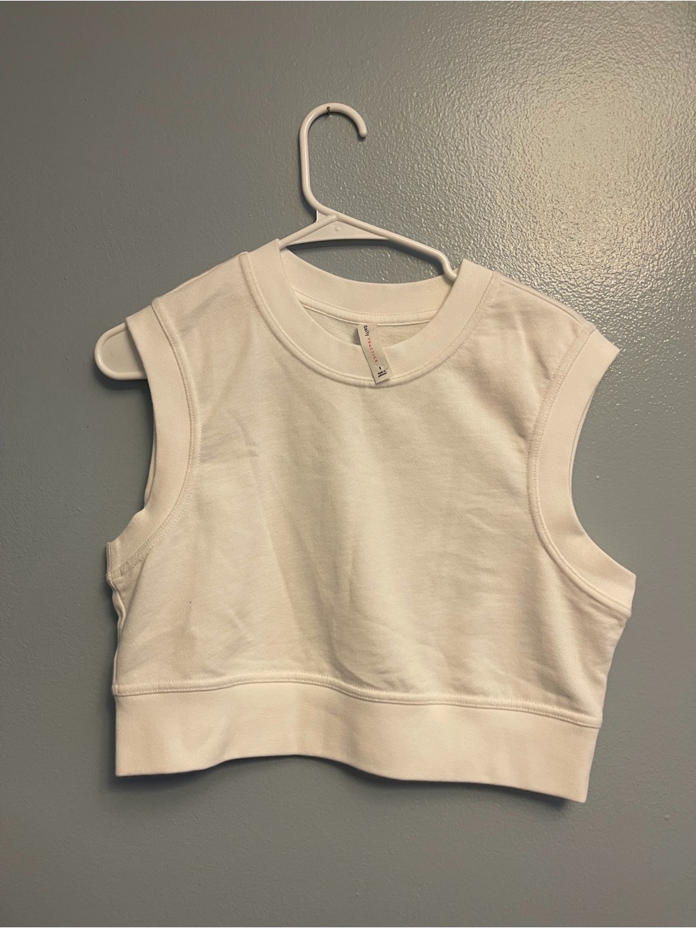 Cropped Sleeveless White Sweatshirt Tank